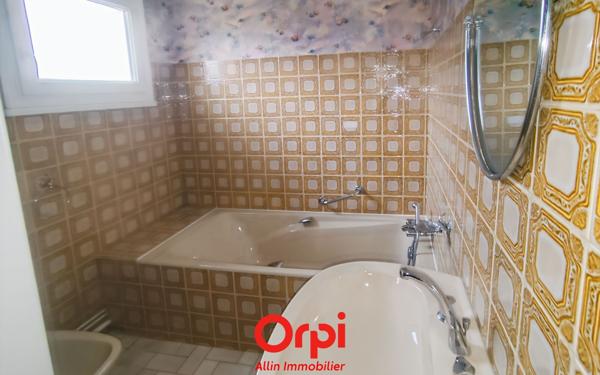 Maison à vendre    2 pièces •  Désertines