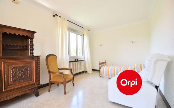 Appartement à louer    1 pièce •  Saint-Priest