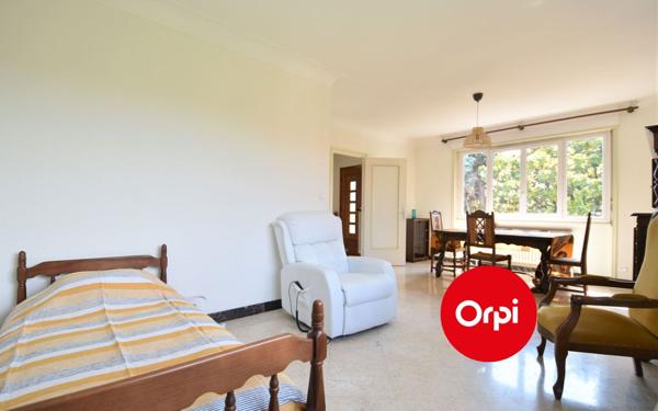 Appartement à louer    1 pièce •  Saint-Priest