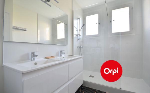 Appartement à louer    1 pièce •  Saint-Priest