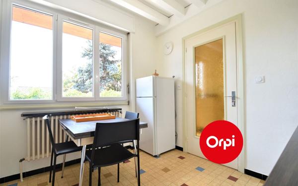 Appartement à louer    1 pièce •  Saint-Priest