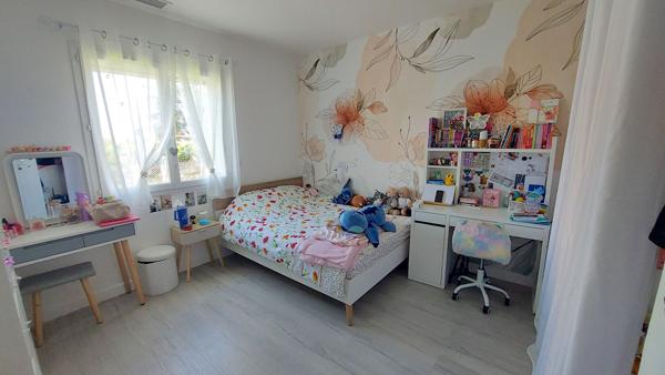 MAGNIFIQUE VILLA DE PLAIN PIED AVEC PISCINE VUE PYRENEES