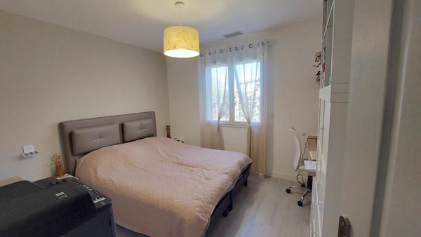 MAGNIFIQUE VILLA DE PLAIN PIED AVEC PISCINE VUE PYRENEES