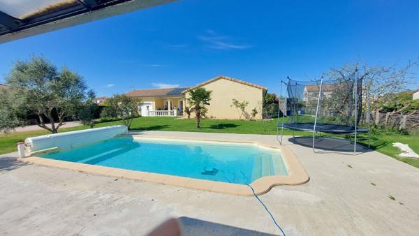 MAGNIFIQUE VILLA DE PLAIN PIED AVEC PISCINE VUE PYRENEES