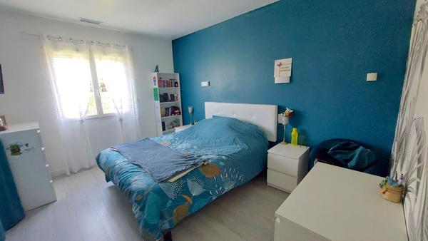 MAGNIFIQUE VILLA DE PLAIN PIED AVEC PISCINE VUE PYRENEES