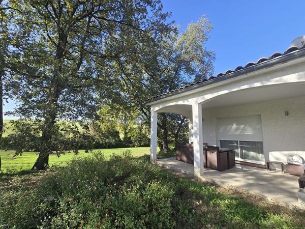 Agréable maison de plain pied proximité Montastruc 4 pièce(s) 117 m2 Charmante maison de plain-pied dans un écrin de verdure