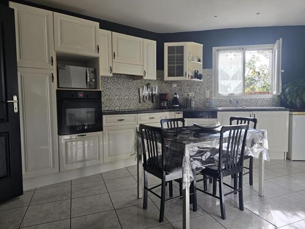 Agréable maison de plain pied proximité Montastruc 4 pièce(s) 117 m2 Charmante maison de plain-pied dans un écrin de verdure