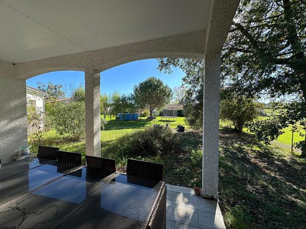 Agréable maison de plain pied proximité Montastruc 4 pièce(s) 117 m2 Charmante maison de plain-pied dans un écrin de verdure