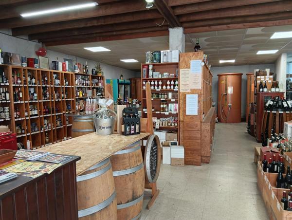 Cave à vin 500 m² – Fonds de commerce + Murs à Mussidan (24)