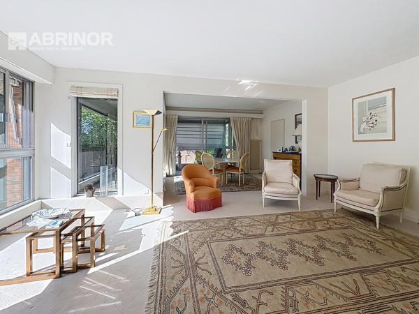Appartement de standing de Type 4 -Balcon-Loggia- garage 2 voitures- place de parking. RONCHIN