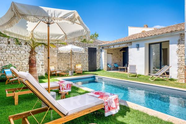 Maison ancienne rénovée-Prestations haut de gamme-Piscine et calme absolu