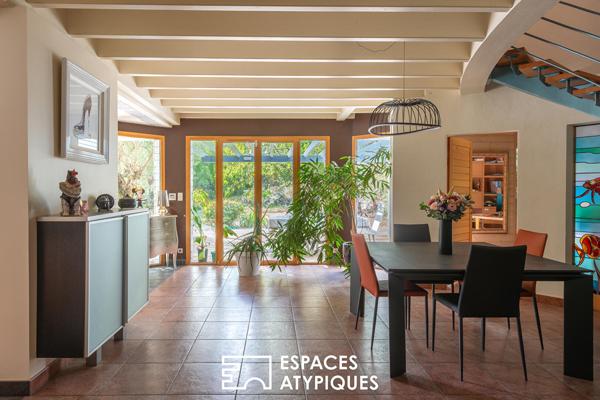 Maison d’architecte au cadre privilégié