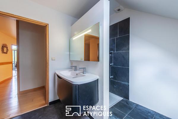 Maison d’architecte au cadre privilégié