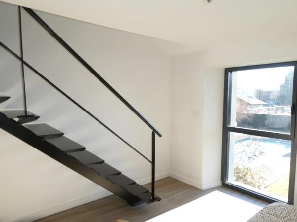 VAGNEY (88)Propriété d'exception T8 avec un appartement T3 exploité en location saisonnière , piscine , terrain 900m². avec piscine, terrain 900m².