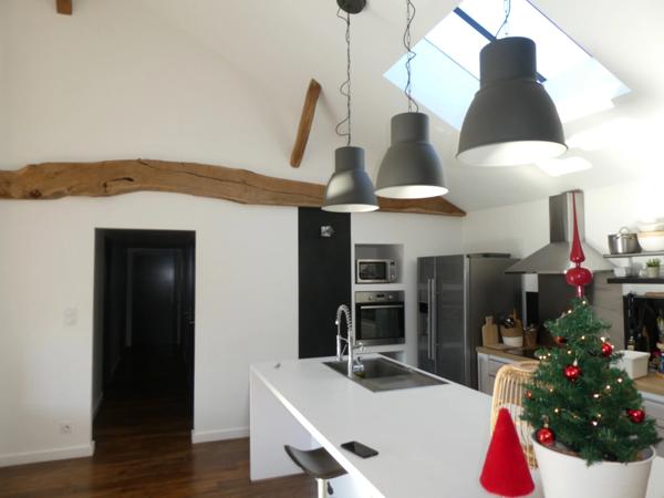 VAGNEY (88)Propriété d'exception T8 avec un appartement T3 exploité en location saisonnière , piscine , terrain 900m². avec piscine, terrain 900m².