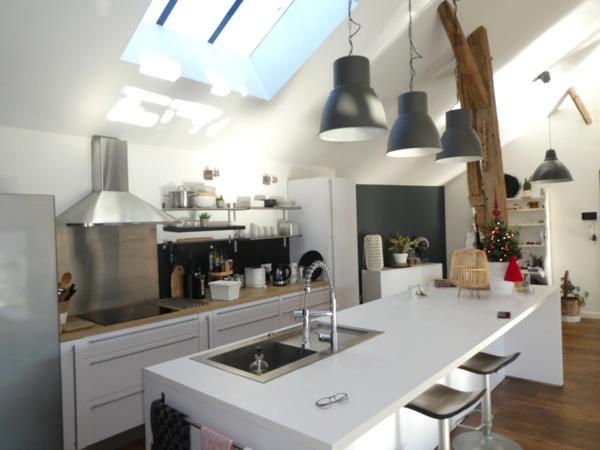 VAGNEY (88)Propriété d'exception T8 avec un appartement T3 exploité en location saisonnière , piscine , terrain 900m². avec piscine, terrain 900m².