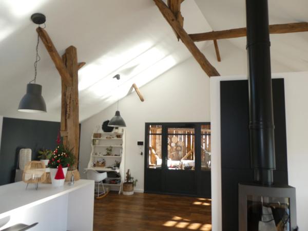 VAGNEY (88)Propriété d'exception T8 avec un appartement T3 exploité en location saisonnière , piscine , terrain 900m². avec piscine, terrain 900m².