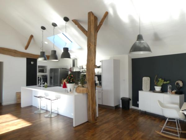 VAGNEY (88)Propriété d'exception T8 avec un appartement T3 exploité en location saisonnière , piscine , terrain 900m². avec piscine, terrain 900m².