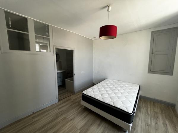 Appartement à louer 740 € CC Bourges 2 p 49 m² DPE D