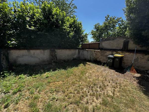 Appartement à louer 740 € CC Bourges 2 p 49 m² DPE D