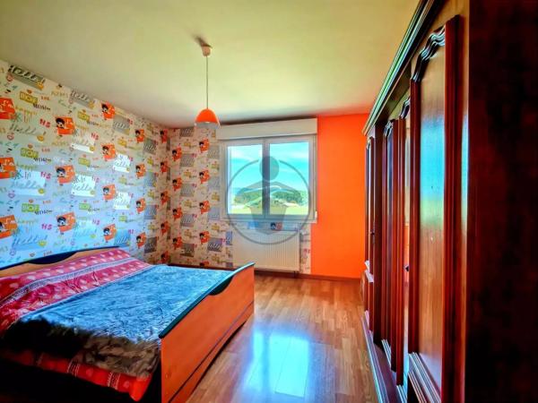 Vente                                                      Maison
                        
                     8 pièces                      219 m2                     à Chalezeule