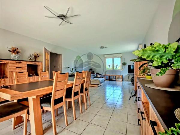 Vente                                                      Maison
                        
                     8 pièces                      219 m2                     à Chalezeule