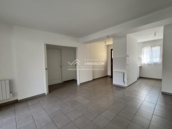 Apt. 3 pièces RdC, terrasse et parking