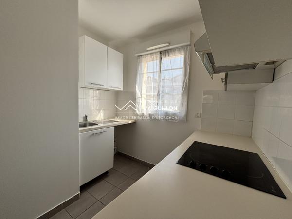 Apt. 3 pièces RdC, terrasse et parking