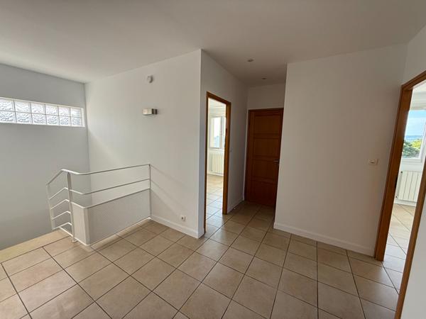 MAISON RENOVEE 4 CHAMBRES AVEC JARDIN ET GARAGE CARCASSONNE