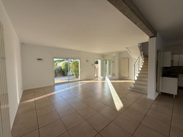 MAISON RENOVEE 4 CHAMBRES AVEC JARDIN ET GARAGE CARCASSONNE