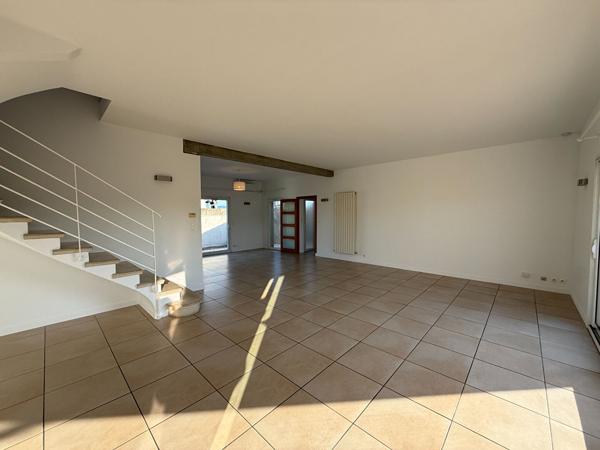 MAISON RENOVEE 4 CHAMBRES AVEC JARDIN ET GARAGE CARCASSONNE