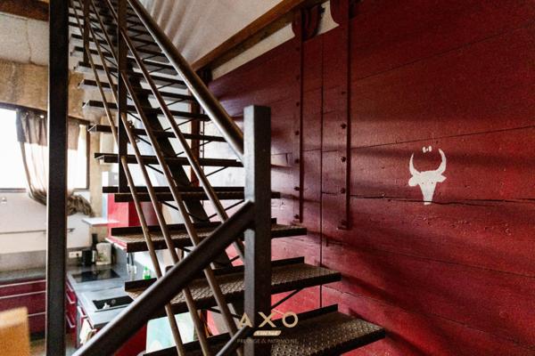 AIMARGUES - ANCIEN CHAI - T6 -  260 M2 - TERRAIN - 5 000 M2 - 780 000 