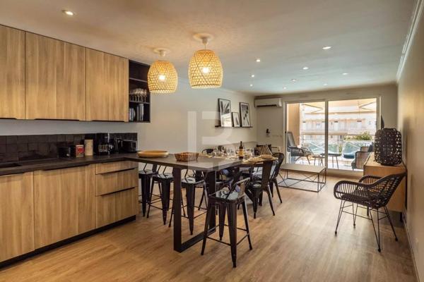 A proximité immédiate des plages et du Port Camille Rayon