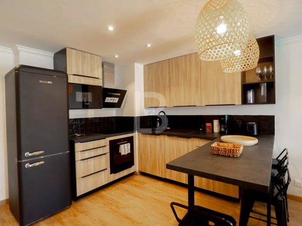 A proximité immédiate des plages et du Port Camille Rayon