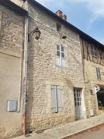 Immeuble à rénover, centre ville de Montignac-Lascaux