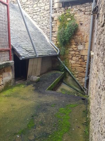 Immeuble à rénover, centre ville de Montignac-Lascaux