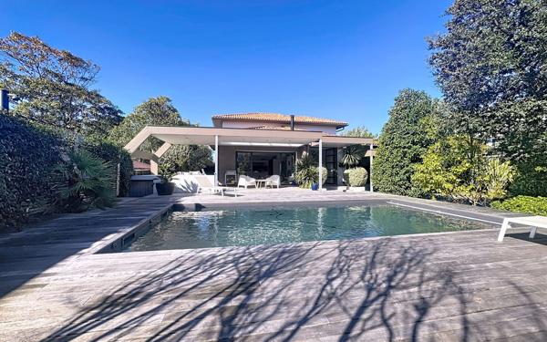 Maison à vendre    5 pièces • 186,08 m2 Anglet