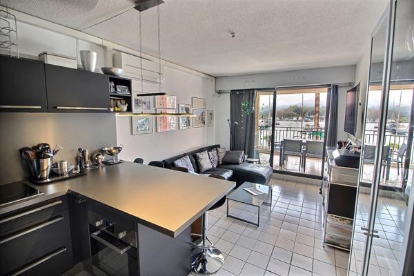 A VENDRE - PORT - ARGELES - APPT 35 M² ENV - VUE MER AVEC TERRASSE ET PARKING.