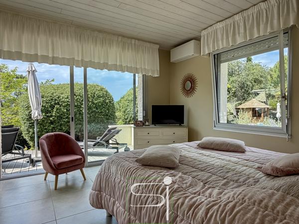 Villa
                                                                                                                                                                                                                                                                                                                        7 pièce(s)                                                                                                                                                                                                          4 chambre(s)                                                                                                                                                                                                          177  m²