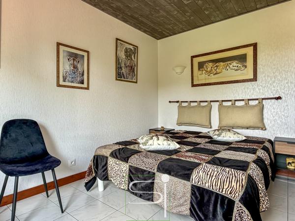 Villa
                                                                                                                                                                                                                                                                                                                        7 pièce(s)                                                                                                                                                                                                          4 chambre(s)                                                                                                                                                                                                          177  m²