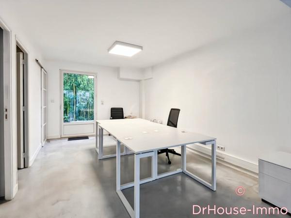 Bureau à vendre 1 pièce de 200 m²