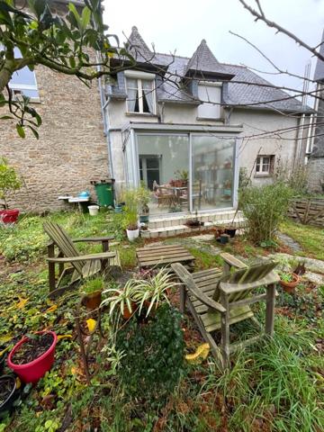 Maison à vendre 7 pièces PLOUNEVEZ QUINTIN (22)