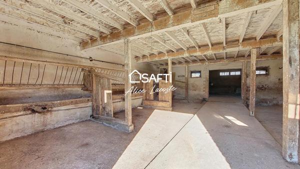 À Lézat-sur-Lèze – Longère avec dépendances sur 2 hectares, idéal pour un projet équestre