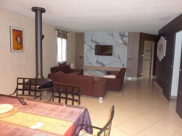 CONTREXEVILLE 8814O. Maison de plain-pied avec étage, 5 pièces