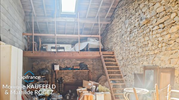 Maison à vendre 4 pièces OLLIERGUES (63) avec jardin, grange et cave