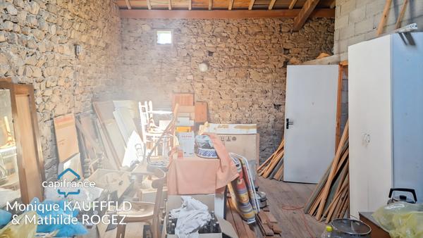 Maison à vendre 4 pièces OLLIERGUES (63) avec jardin, grange et cave