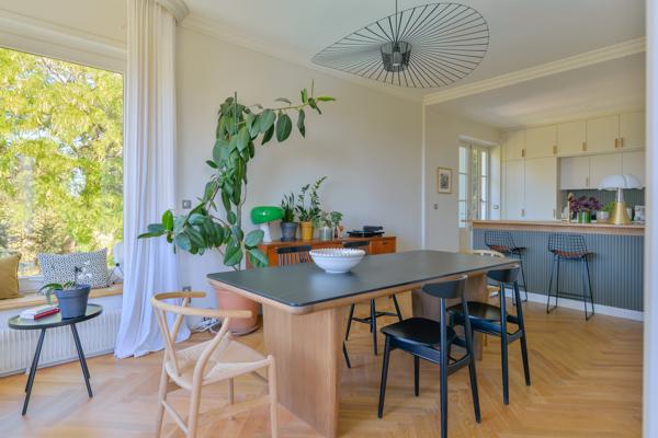 Limonest- Propriété de caractère avec vue panoramique- 5 chambres- Centre village à pied