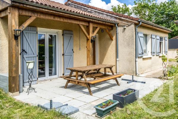 Maison à vendre  5 pièces - 80 m 2   VIRIAT  - 01