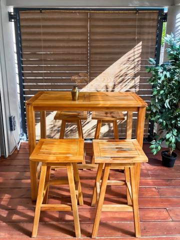 Saint-Gilles les Bains – T2 raffiné aux prestations soignées, varangue, jardin privatif et garage box