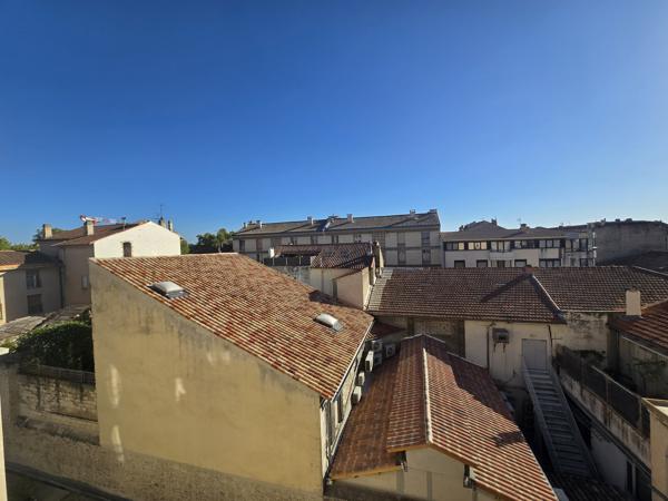 AVIGNON INTRA MUROS – APPARTEMENT T2 RÉNOVÉ EN 2026 – 4ème ÉTAGE AVEC ASCENSEUR – RÉSIDENCE THIERS